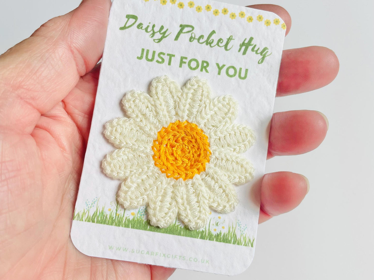 Daisy Pocket Hug